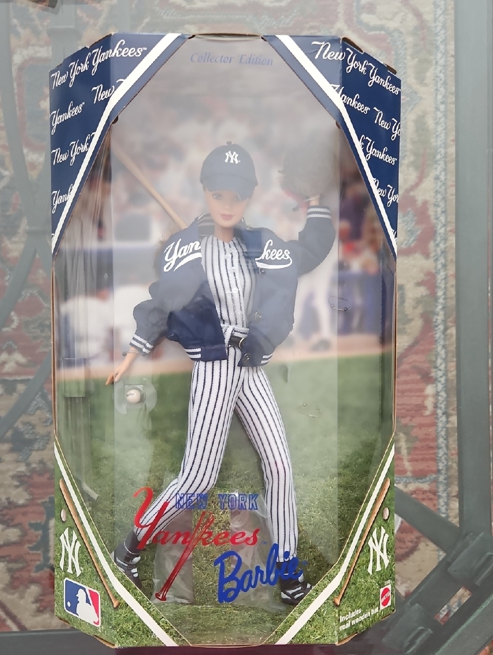 1999 New York Yankees Barbie - Picture 1 of 13